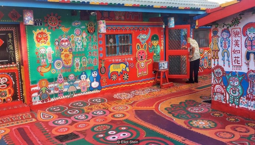 96 yaşındaki ressam tek başına köyü kurtardı