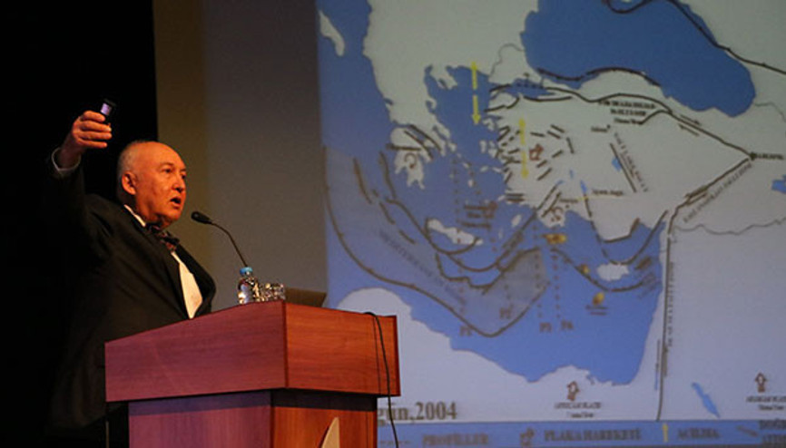 Deprem uzmanından uyarı: Marmara’da kaçınılmaz 3 deprem bekleniyor Deprem uzmanından uyarı: Marmara’da kaçınılmaz 3 deprem bekleniyor