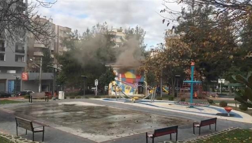 Çocuk parkındaki trafo patladı, büyük panik yaşandı