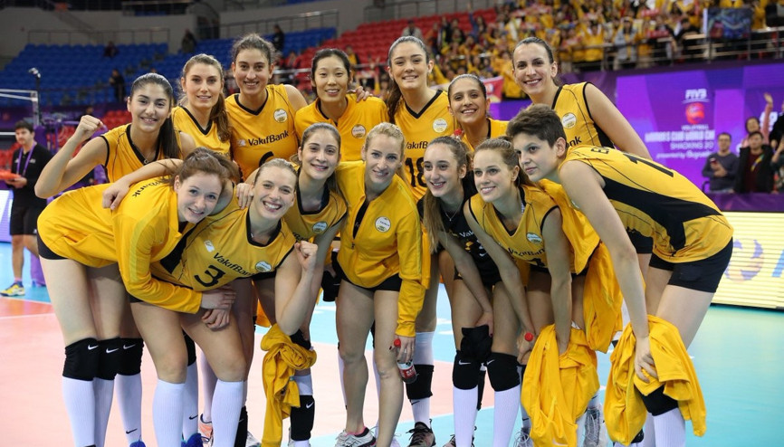 VakıfBank yarı finali garantiledi VakıfBank yarı finali garantiledi
