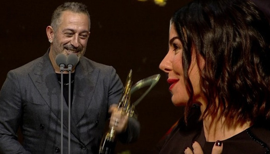 Cem Yılmaz: Bu ödülü gençliğimize kaldırıyorum