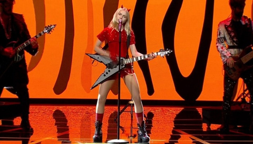 Aleyna Tilkiden muhteşem performans