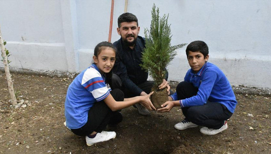Ev ödeviyle ‘dikili ağaçları’ oldu