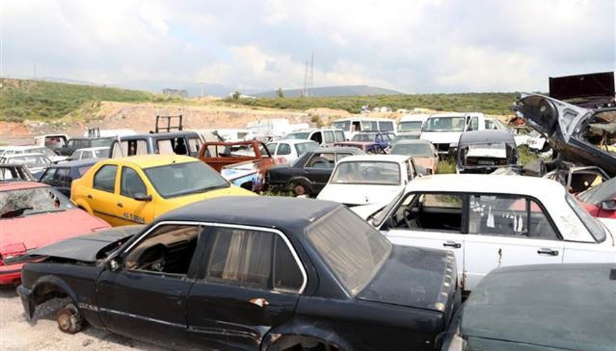 İzmirde terk edilmiş araçlar kaldırılacak