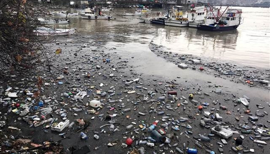Zonguldak Limanı çöple doldu