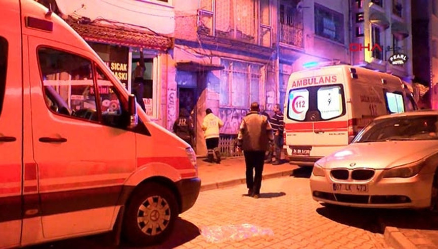 Fatihte 2 kişi evde ölü bulundu