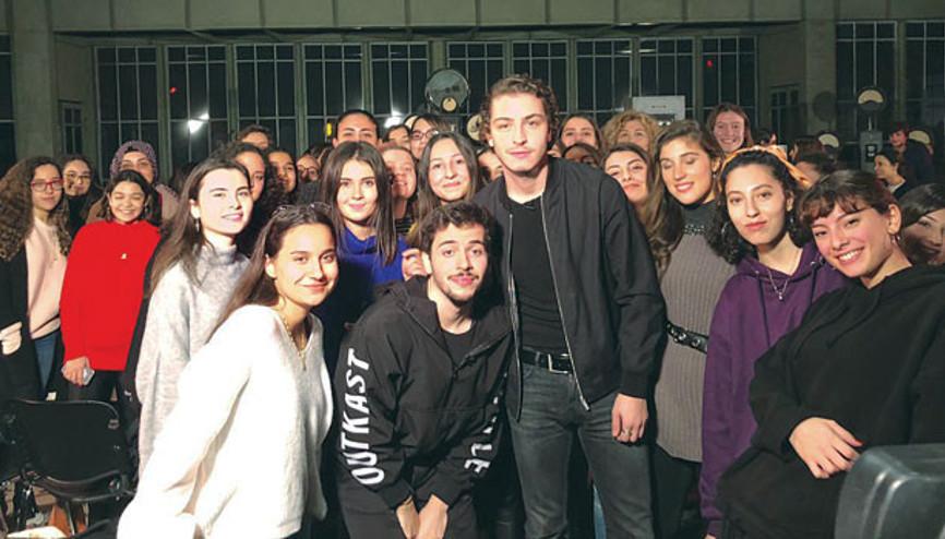 Boran Kuzum öğrencilerle sohbet etti