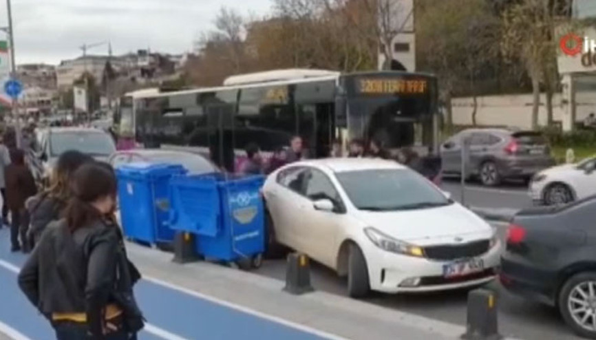 Vurdumduymazlığın böylesi Otobüsten inip el birliğiyle yoldan çektiler