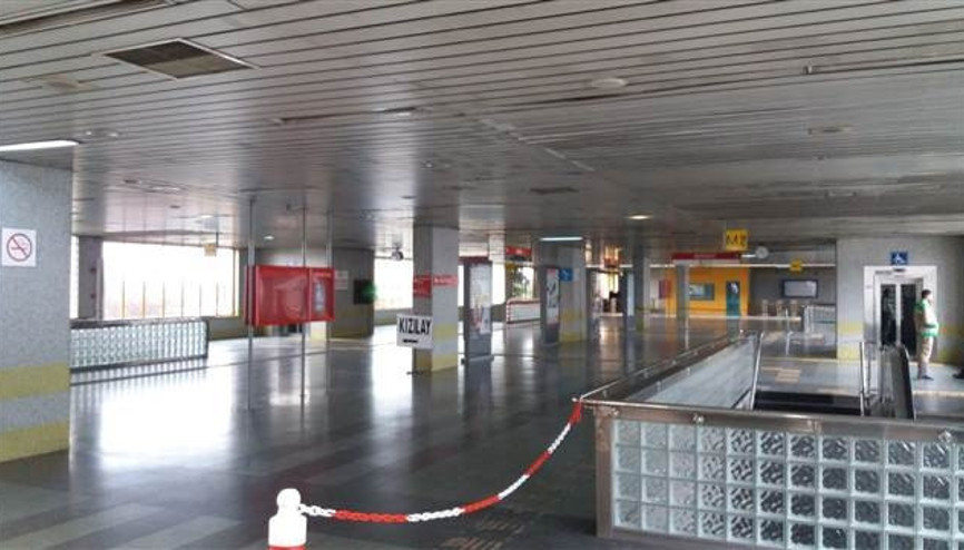 Ankarada metro seferleri durdu