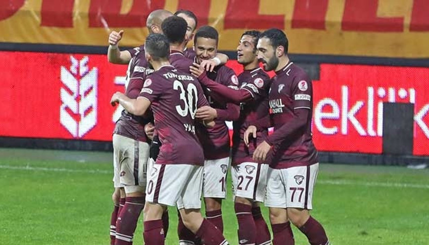 Göztepede yüzler gülüyor