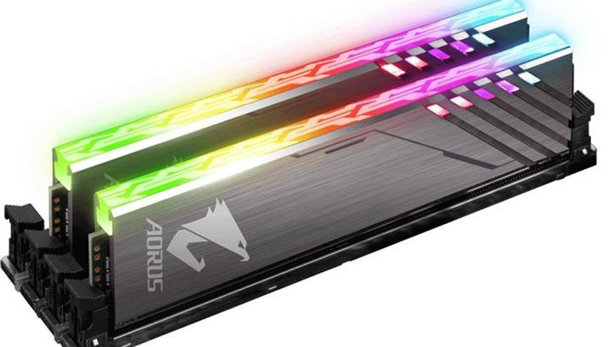 Gigabyte bu kez ışıklı bellekleriyle geliyor