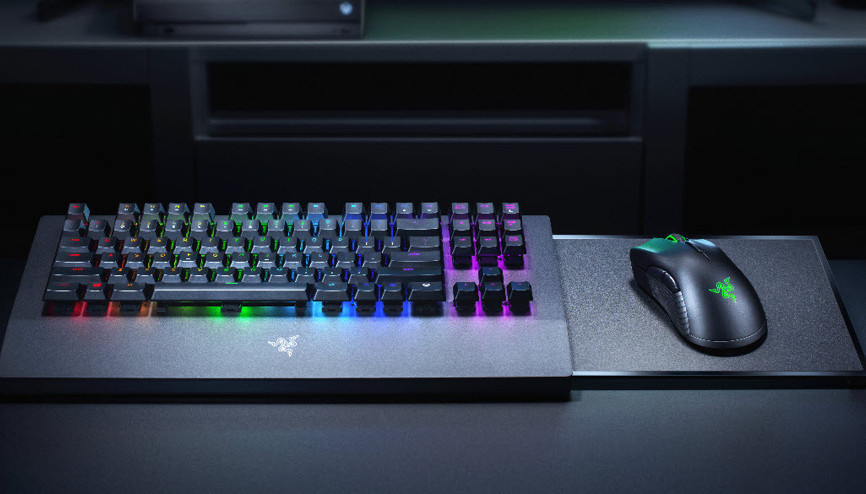 Razerdan Xbox One için tasarlanan kablosuz klavye ve fare