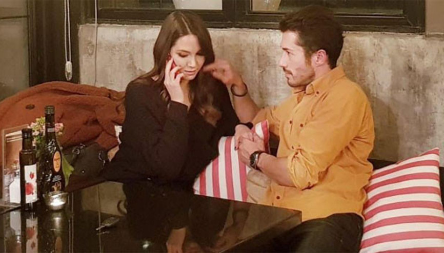 Gönlünü rol arkadaşına kaptırdı