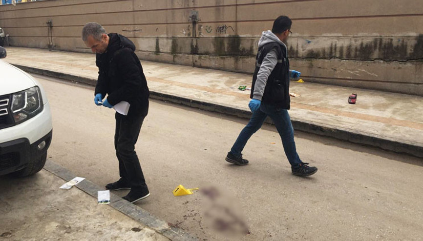 Sokak ortasında dehşet Çocukların gözleri önünde...