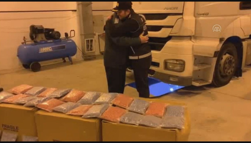 Türk polisinden yurt dışında bir ilk Böyle kutladılar