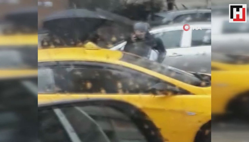 Taksici ve vatandaş arasında kısa mesafe kavgası