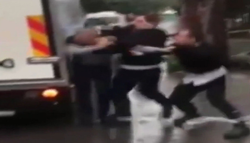Hastanede özel güvenlik görevlisi ile vatandaşın kavgası kamerada