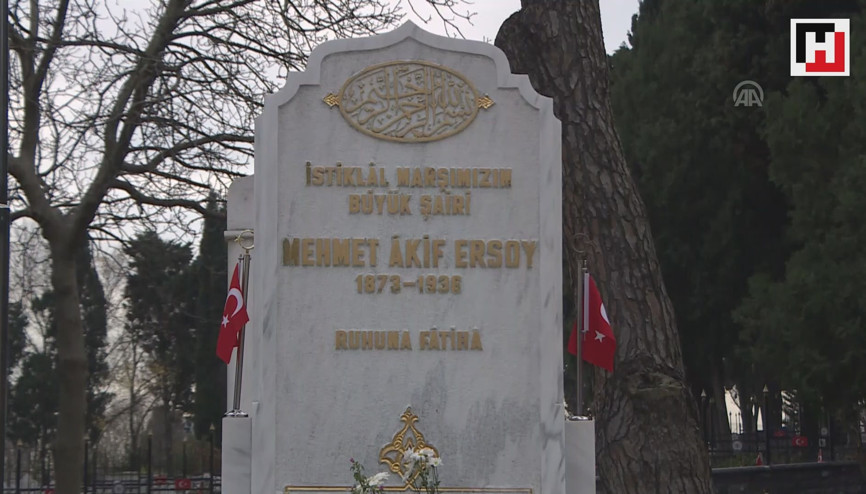 Mehmet Akif Ersoy, kabri başında anıldı Mehmet Akif Ersoy, kabri başında anıldı