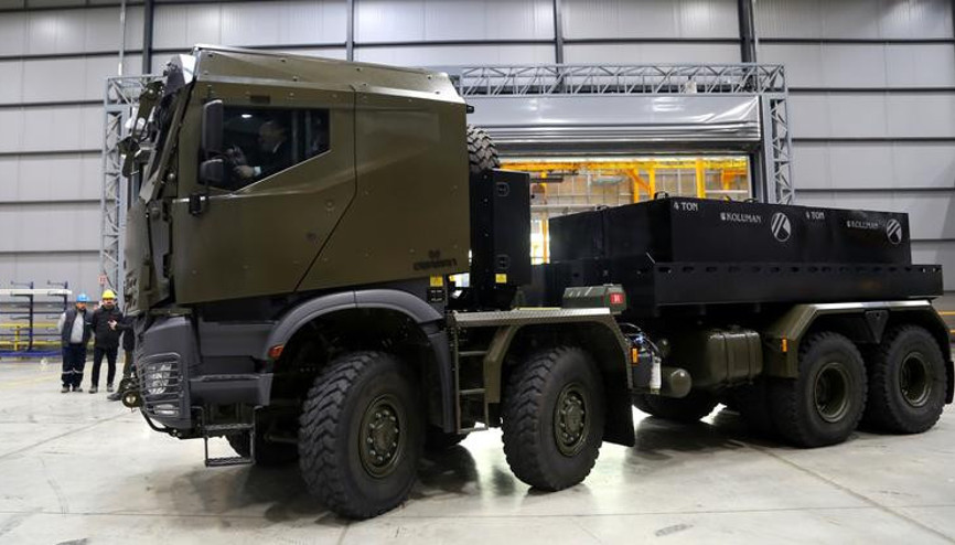 Bakan Varank zırhlı askeri aracı test etti