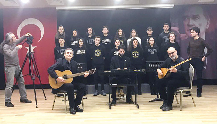 Liselilerden Onbeşli korosu Liselilerden Onbeşli korosu