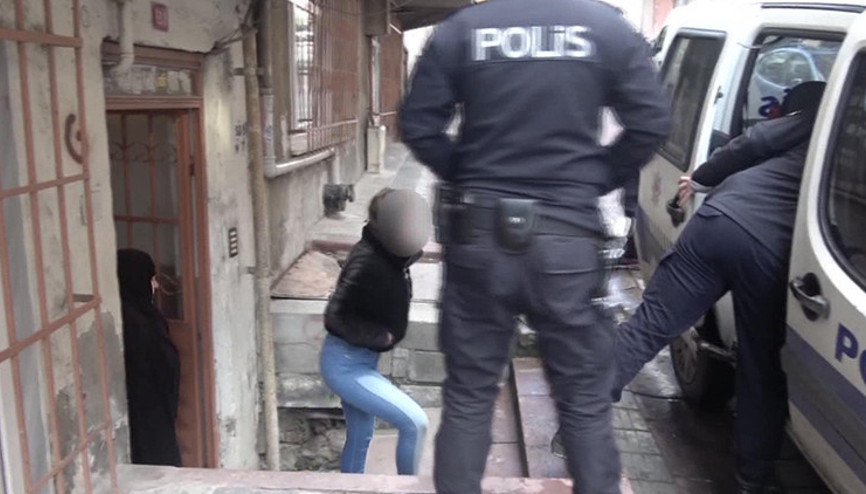 Genç kıza işkence