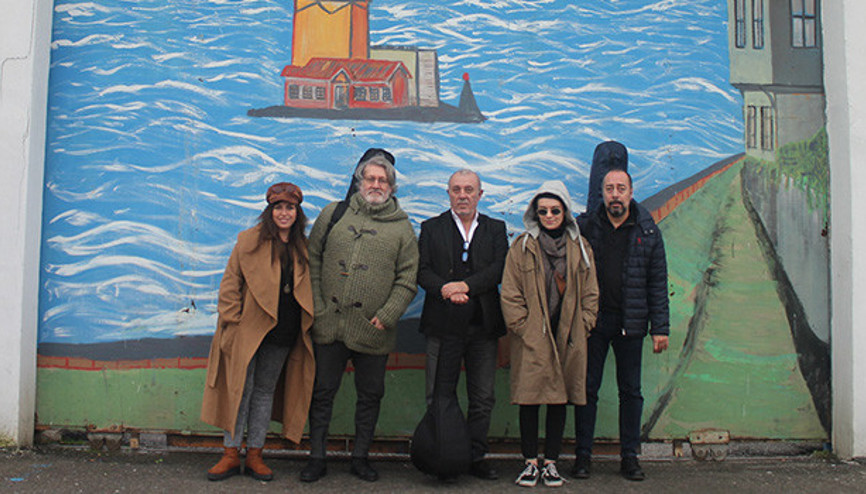 Grup Gündoğarken şarkılarını bu sefer cezaevindeki çocuklarla söyledi