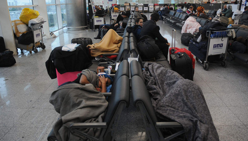 Yabancılar yeni yıl için akın edince Atatürk Havalimanından 3 günde 419 bin yolcu geçti