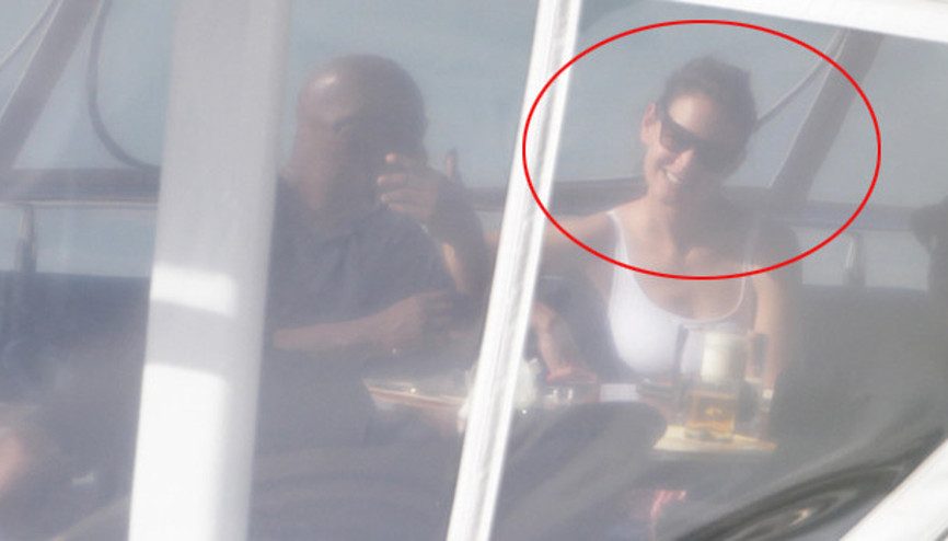 Onun yanındayken yüzü hep gülüyor