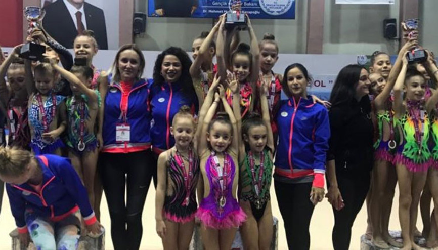 Ritmik cimnastikte zirve Acıbadem’in Ritmik cimnastikte zirve Acıbadem’in