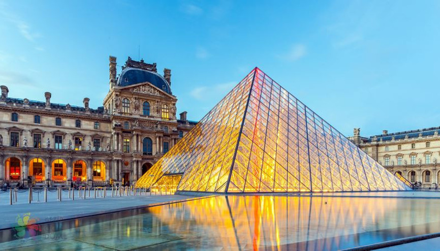 Fransada Louvre hareketliliği: İki gözaltı