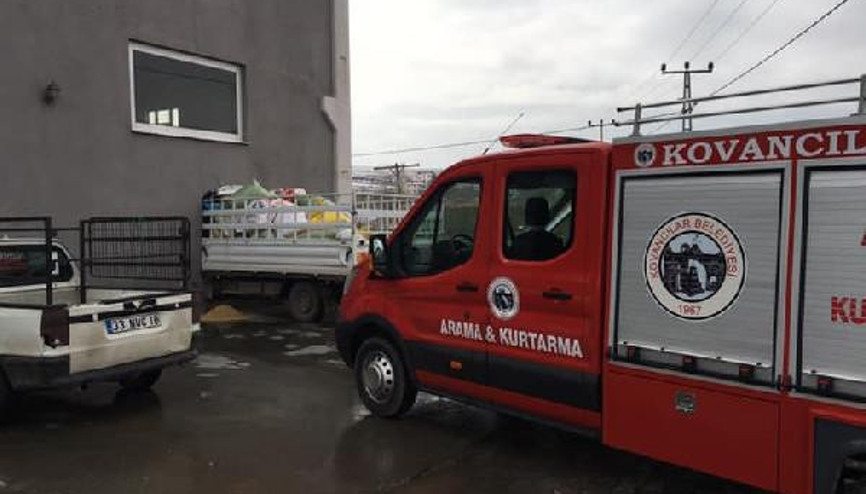 Elazığda kamyonet, iş yerinin duvarına çarpıp içeri girdi: 2 yaralı Elazığda kamyonet, iş yerinin duvarına çarpıp içeri girdi: 2 yaralı