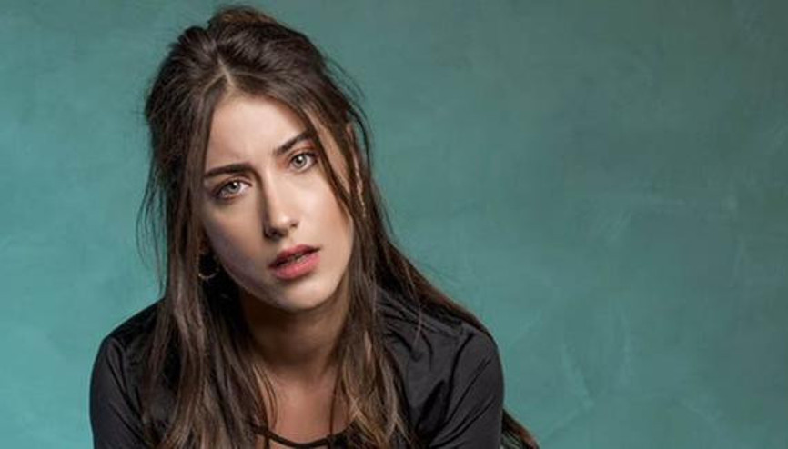 Hazal Kaya kaç yaşında Hangi dizilerde rol aldı