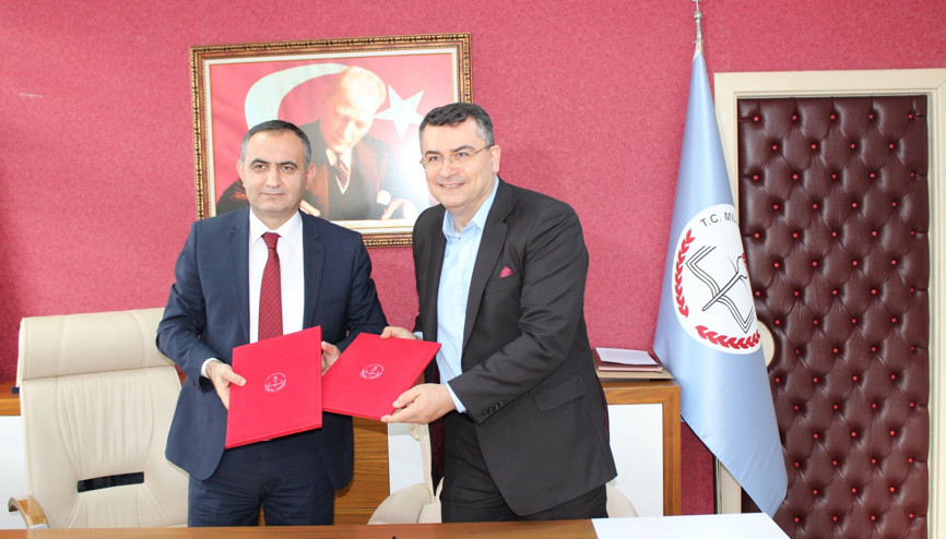 Liselileri girişimci yapacak imza