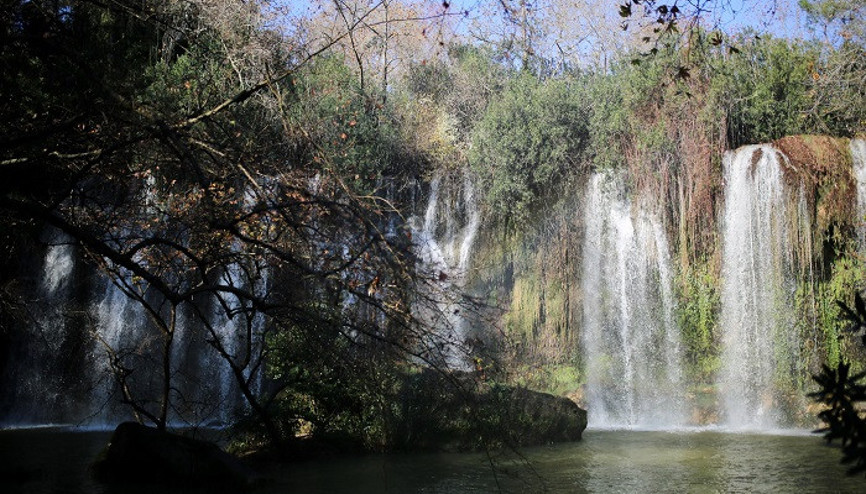 Antalyanın şelaleleri yağmurla çağladı