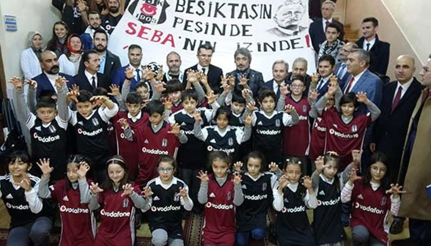 Erzurum’da öğrencilere 800 adet Beşiktaş forması dağıtıldı