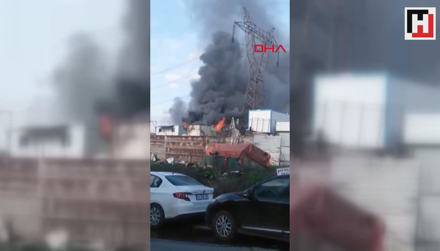 Ümraniyedeki hurdalıkta yangın ve patlama kamerada Ümraniyedeki hurdalıkta yangın ve patlama kamerada