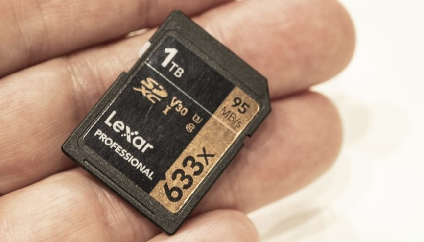 Dünyada bir ilk: 1 TB kapasiteli SDXC hafıza kartı