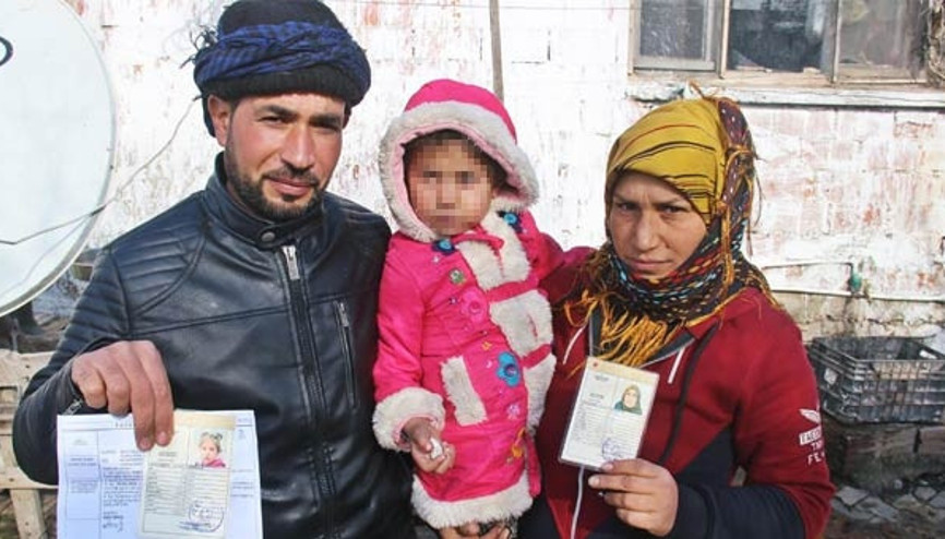 Dört yaşındaki kızı kardeşi oldu Dört yaşındaki kızı kardeşi oldu