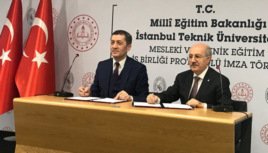 Bakan Selçuk: Liseyle üniversitenin iç içe olduğu ilk okulu kuruyoruz