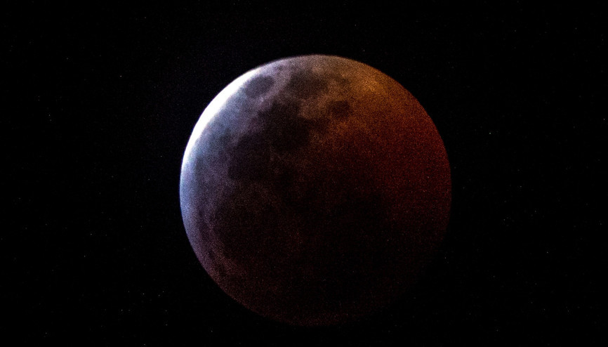 Dünyadan Kanlı Ay Tutulması manzaraları