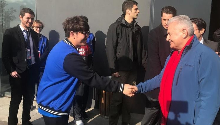 Avrupa’nın en büyük espor sahnesi açıldı
