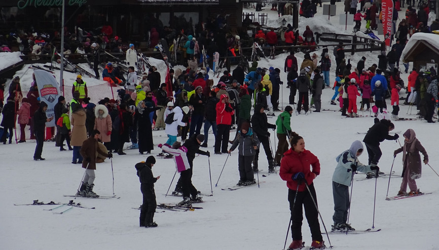 Yüzde 100 doldu Yer bulamayanlar geri dönmek zorunda kaldı Yüzde 100 doldu Yer bulamayanlar geri dönmek zorunda kaldı
