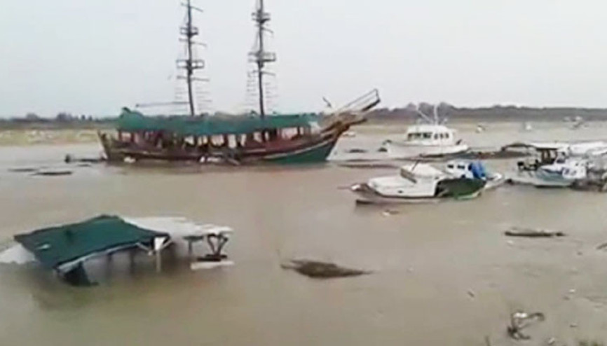 Aksu Çayı taştı, 5 tekne battı