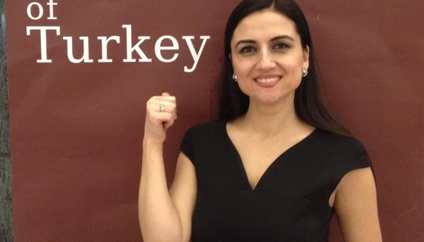 Dilek öğretmen Avrupa Parlamentosu’nda konuştu