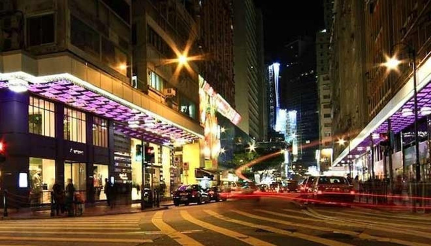 Alışveriş caddeleri hareketleniyor