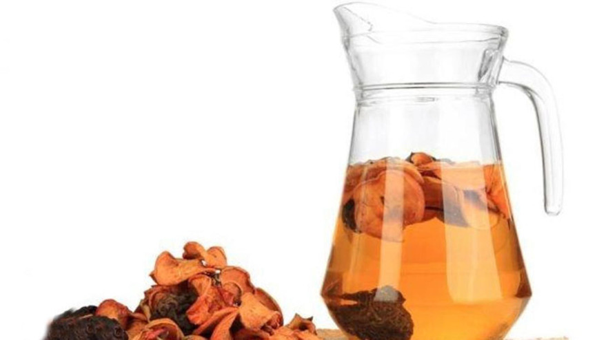 Kuru meyvenin şekerli suyla kaynatılmasıyla yapılan içecek hangisidir