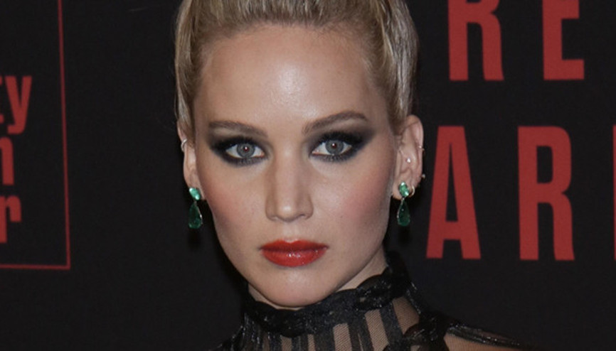 Jennifer nişanlandı