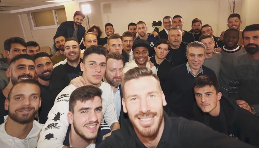 Fenerbahçeden görülmemiş imza töreni