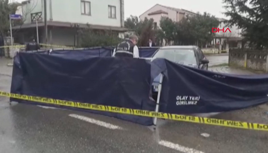 Çocukları vermek istemeyince silahını ateşledi 1 ölü, 1 yaralı Çocukları vermek istemeyince silahını ateşledi 1 ölü, 1 yaralı