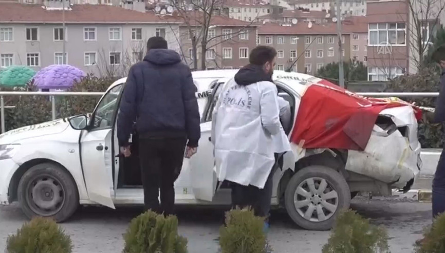 Alışveriş merkezinin önünde silahlı yaralama